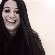 Sono un insegnante di danza, specializzata in tecnica contemporanea e yoga. Propongo un allenamento completo per tutto il corpo, per tonificare e allungare, ma anche per affrontare la giornata in modo più energetico. 
LINGUE : italiano, madrelingua; ingle